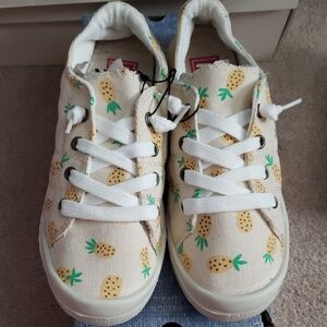 Pop Pineapple Print Womans Sneakers - White and Yellow